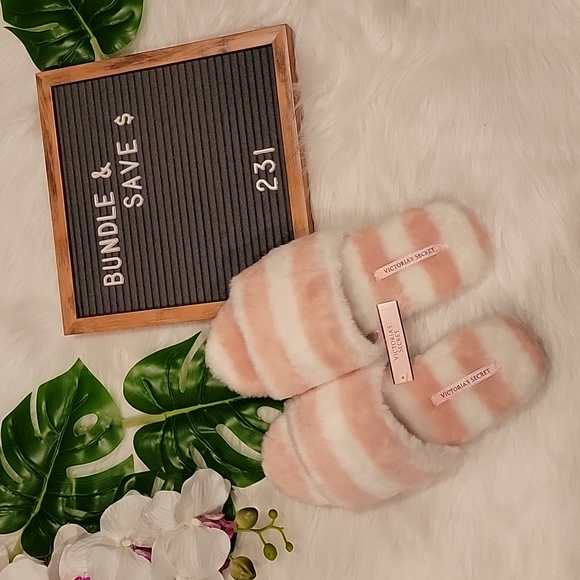 NWT Victoria's secret fur stripped house slippers. Size Medium - Picture 1 of 7